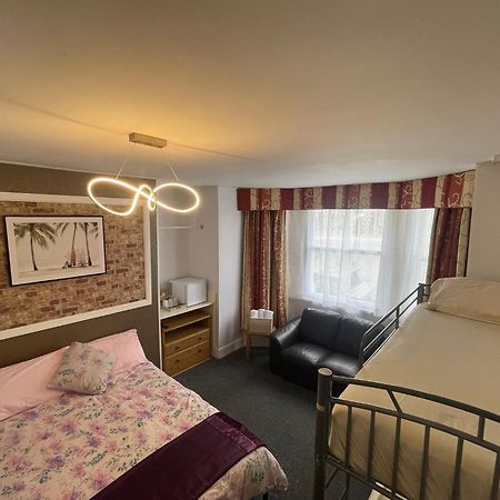 Backpackers Blackpool Hotel & Suites Esterno foto