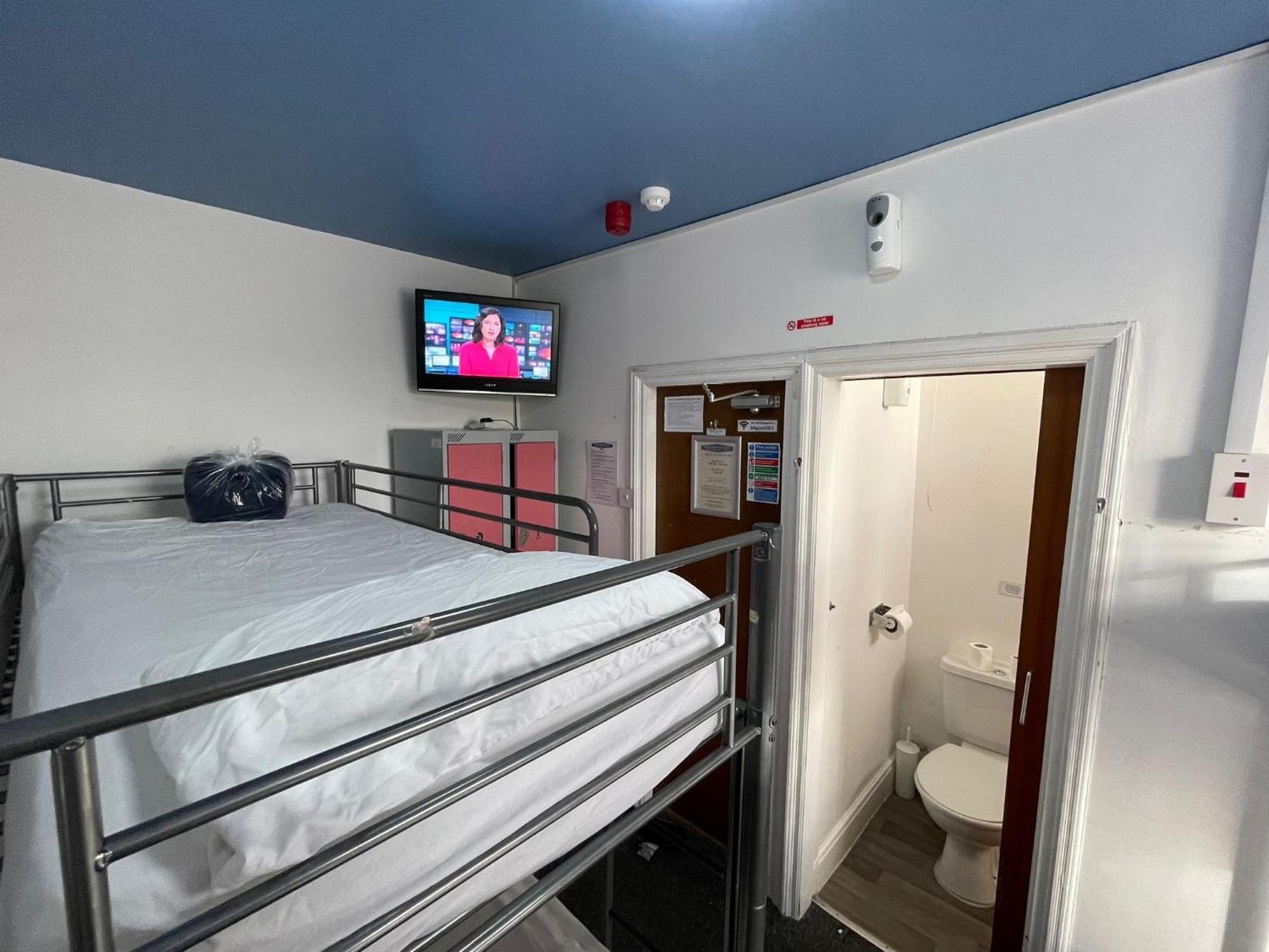 Backpackers Blackpool Hotel & Suites Esterno foto