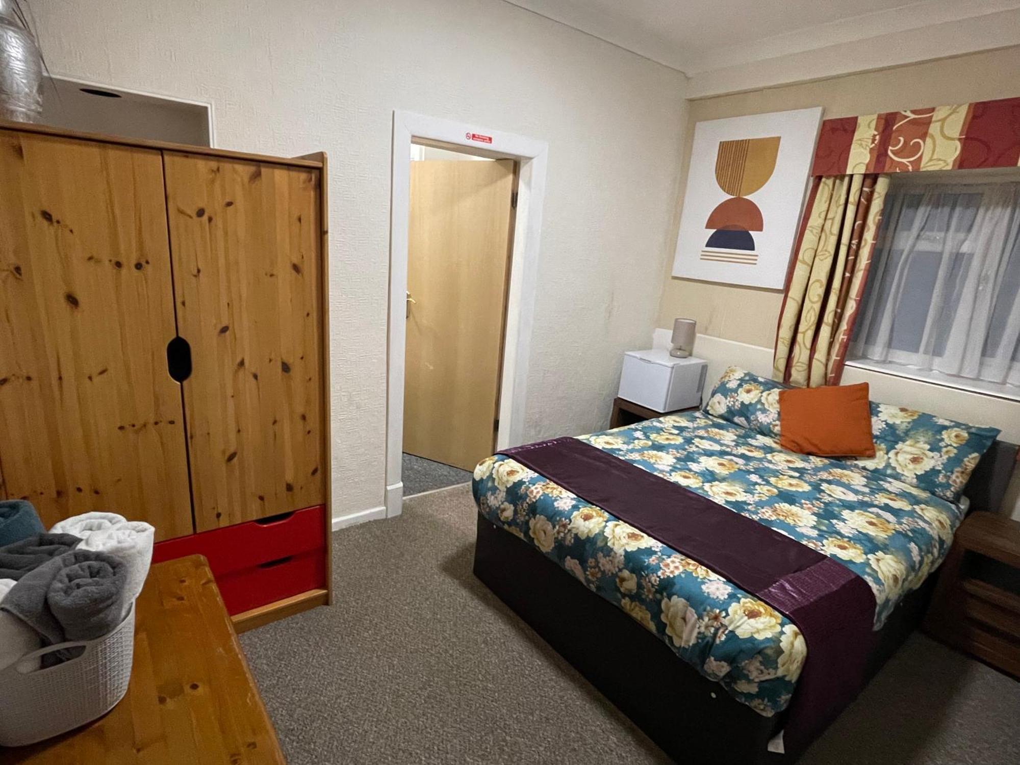 Backpackers Blackpool Hotel & Suites Esterno foto