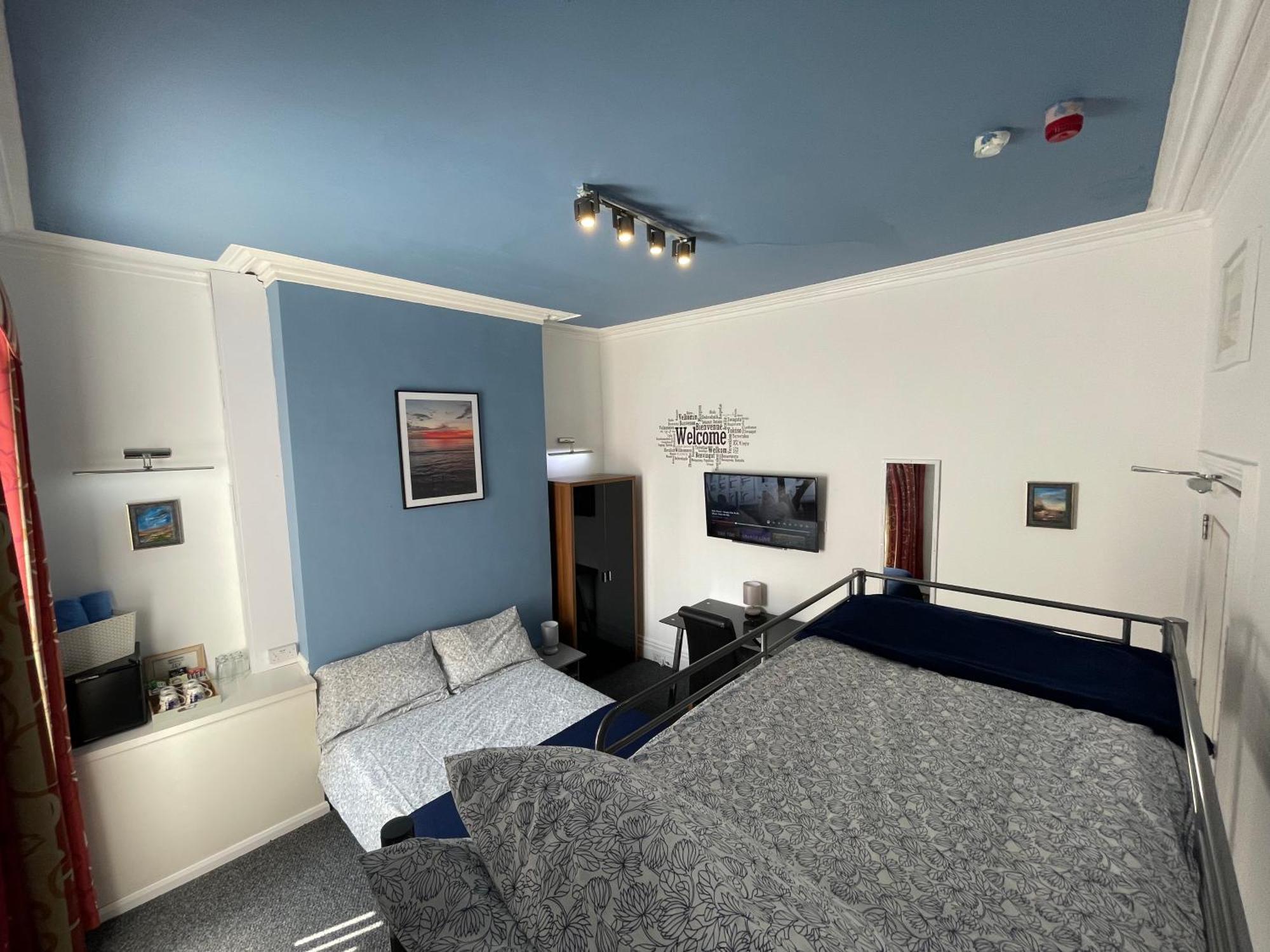 Backpackers Blackpool Hotel & Suites Esterno foto