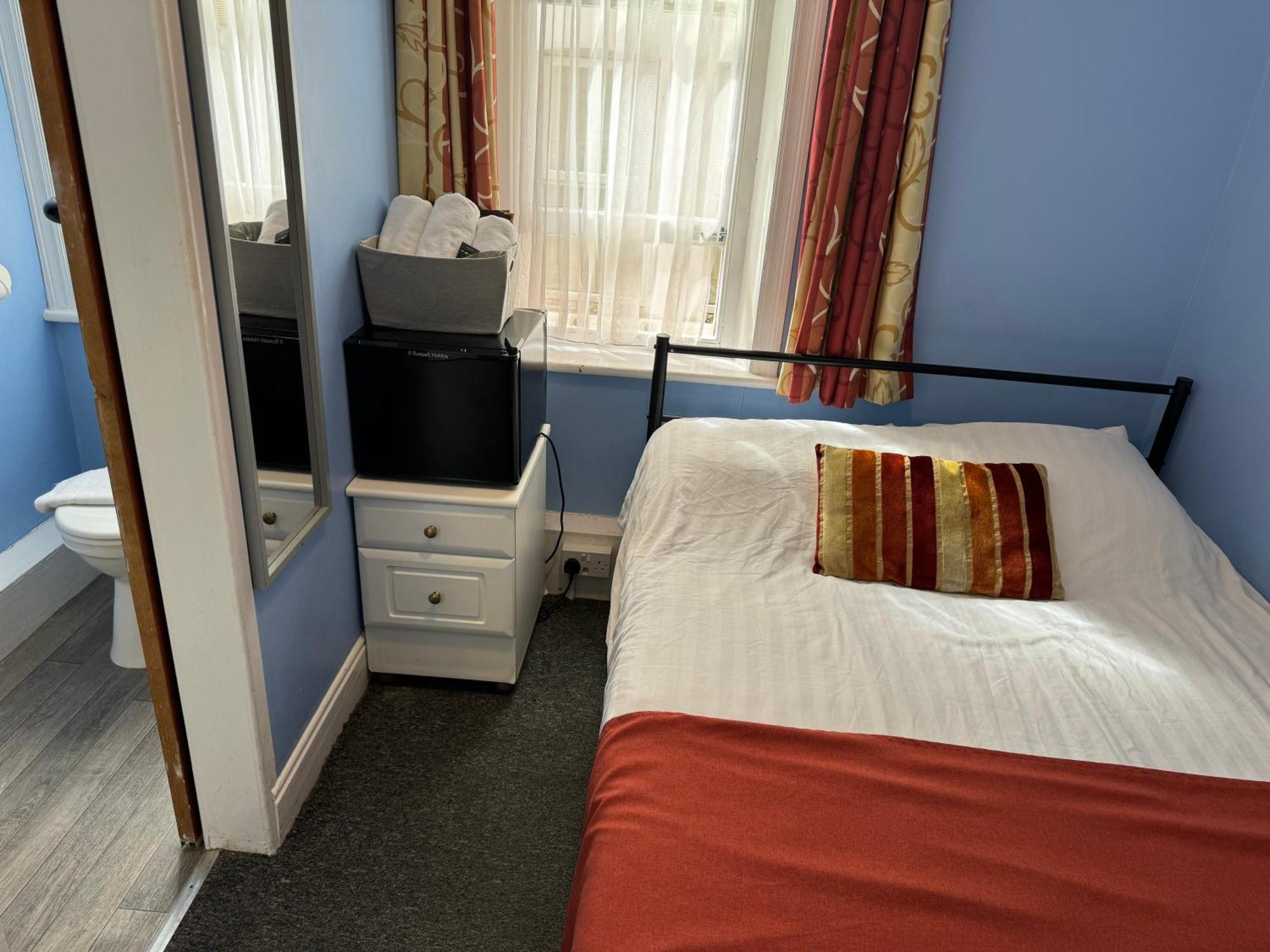 Backpackers Blackpool Hotel & Suites Esterno foto