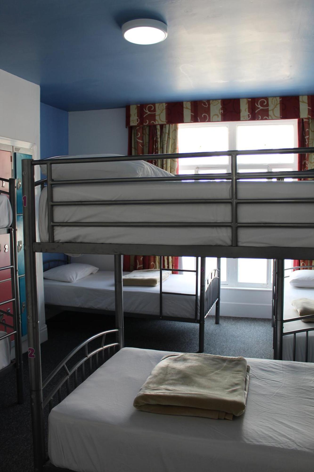 Backpackers Blackpool Hotel & Suites Esterno foto