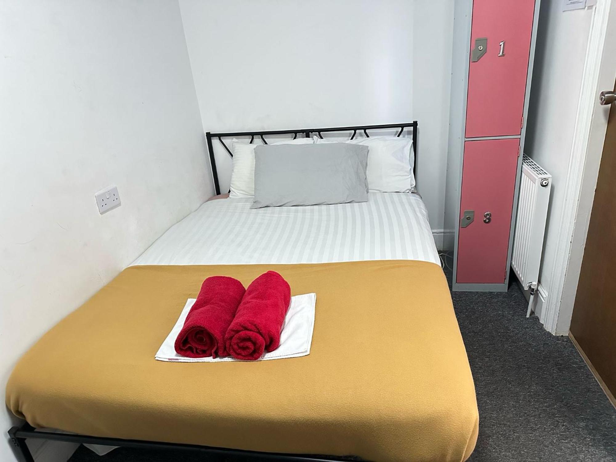 Backpackers Blackpool Hotel & Suites Esterno foto