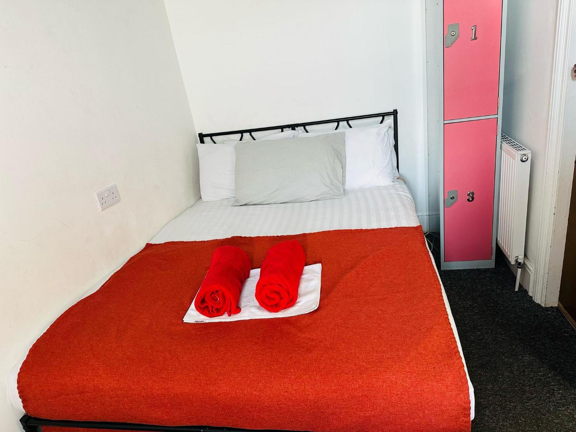 Backpackers Blackpool Hotel & Suites Esterno foto