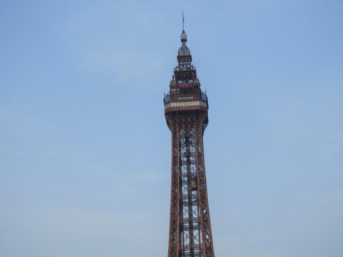 Backpackers Blackpool Hotel & Suites Esterno foto