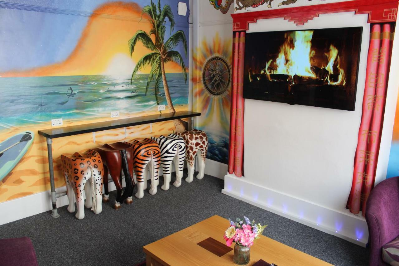 Backpackers Blackpool Hotel & Suites Esterno foto