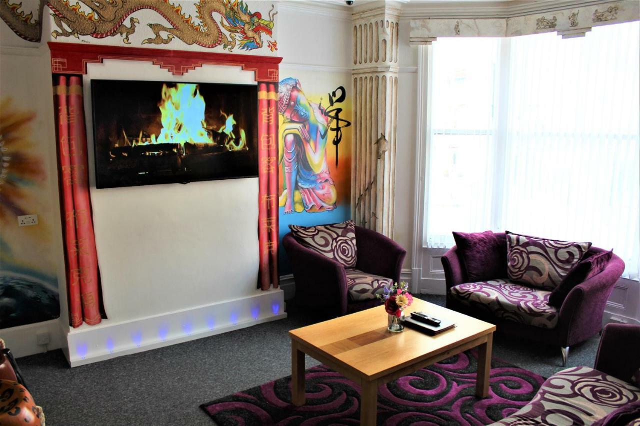 Backpackers Blackpool Hotel & Suites Esterno foto
