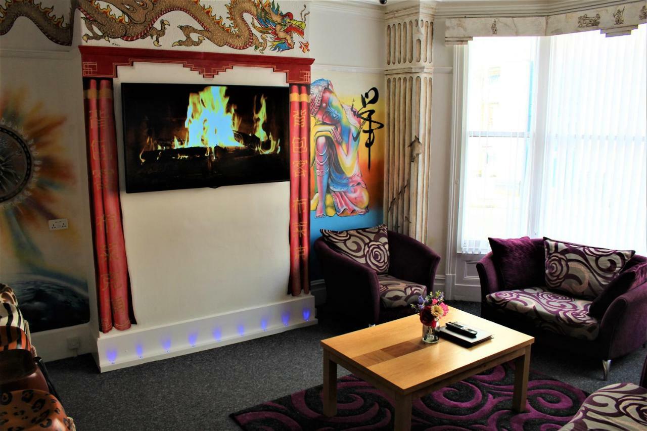 Backpackers Blackpool Hotel & Suites Esterno foto