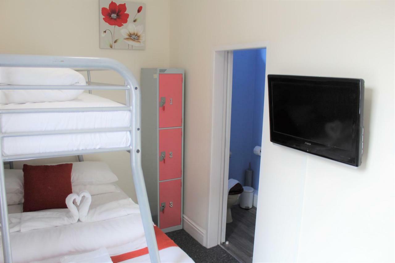 Backpackers Blackpool Hotel & Suites Esterno foto